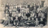 1890schoolclass.jpg (38829 bytes)