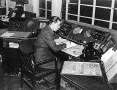 airtraffic_control_inside.gif (63968 bytes)